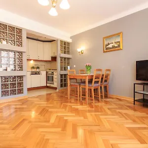 https://jr-rental-apartments-szeroki-dunaj.warsawhotelspoland.com